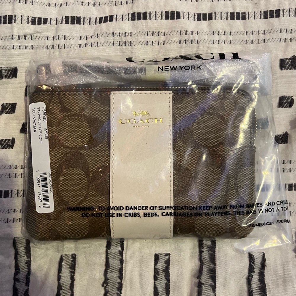 Coach wallet, never used